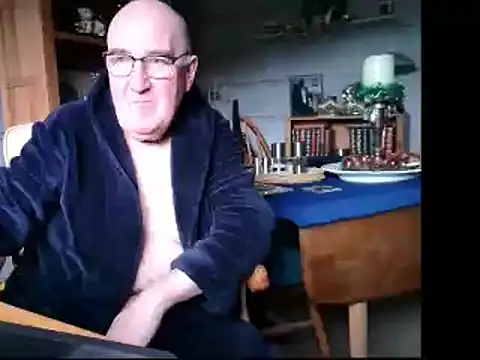 Adamdaddybear online show from 16, 12, 2024