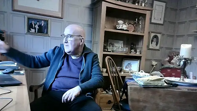 Adamdaddybear online show from 26, 1, 2025