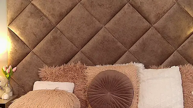 JaquelineM online show from 14, 3, 2025