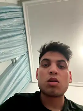 VzlnBoy2002 online show from 3, 12, 2025