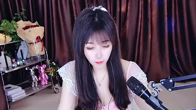 Snapshot of xiaoya666--baby chatting on 1, 3, 2025 xiaoya666--baby online show from 1, 3, 2025
