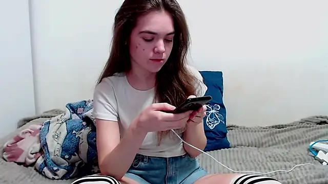 Snapshot of SallyMkn chatting on 5, 2, 2025 SallyMkn online show from 5, 2, 2025