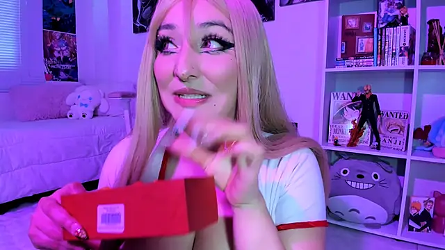 julyana  online show from 8, 3, 2025