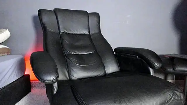 Snapshot of Brock_hurn1 chatting on 22, 11, 2025 Brock hurn1 online show from 22, 11, 2025