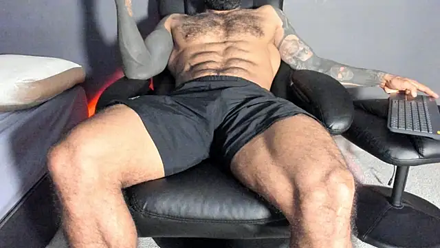 Snapshot of Brock_hurn1 chatting on 26, 11, 2025 Brock hurn1 online show from 26, 11, 2025