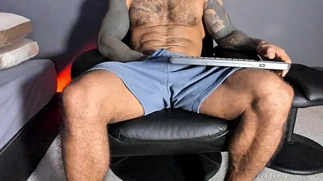 Snapshot of Brock_hurn1 chatting on 26, 11, 2025 Brock hurn1 online show from 26, 11, 2025