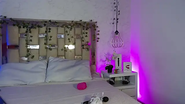 Snapshot of GigiVolkova chatting on 27, 11, 2025 GigiVolkova online show from 27, 11, 2025