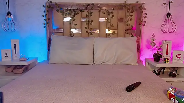 Snapshot of GigiVolkova chatting on 15, 12, 2025 GigiVolkova online show from 15, 12, 2025