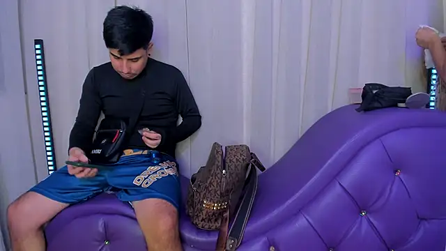 Yourslust  online show from 12, 2, 2026