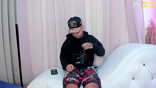 Yourslust  online show from 12, 4, 2026