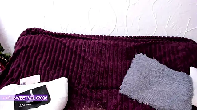 sweetmilk2006 online show from 1, 10, 2025