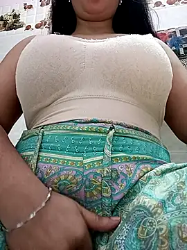 Snapshot of cute-mahek chatting on 8, 10, 2025 cute-mahek online show from 8, 10, 2025