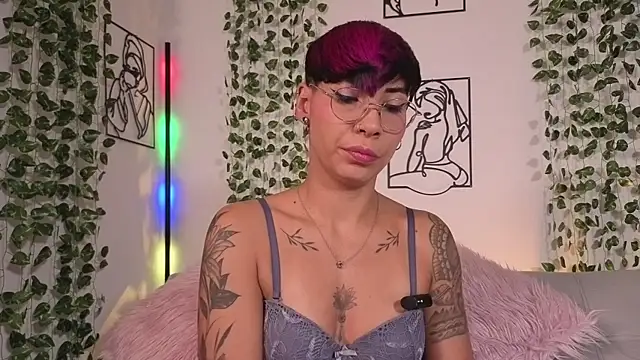 Snapshot of MiaMorgan_ chatting on 2, 7, 2026 MiaMorgan online show from 2, 7, 2026