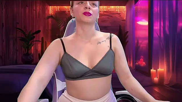 Snapshot of Dolce--Mia---Bianchi__07 chatting on 10, 1, 2025 Dolce--Mia---Bianchi  07 online show from 10, 1, 2025