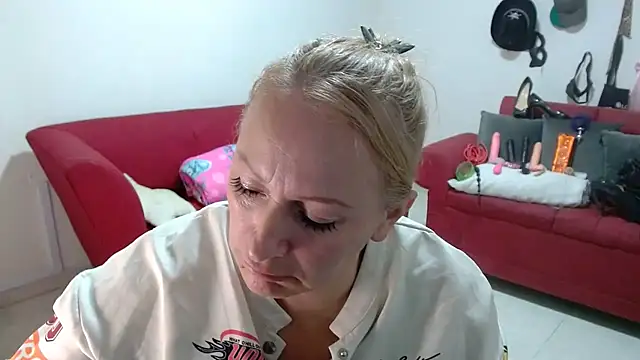 emperabigbootybigass online show from 18, 2, 2026