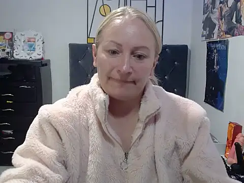 Snapshot of emperabigbootybigass chatting on 24, 4, 2026 emperabigbootybigass online show from 24, 4, 2026