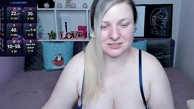 AnnaXCherri online show from 23, 12, 2025