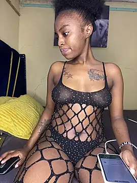 Sasha-smiles online show from 6, 3, 2026