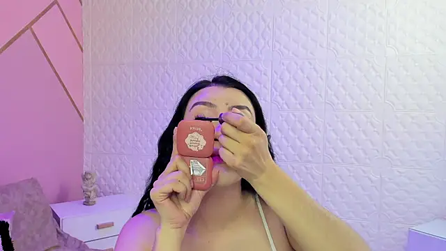 Snapshot of Violetaa_diazz chatting on 8, 11, 2025 Violetaa diazz online show from 8, 11, 2025