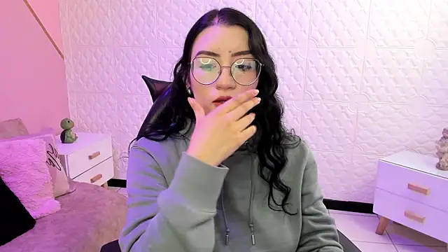 Snapshot of Violetaa_diazz chatting on 18, 11, 2025 Violetaa diazz online show from 18, 11, 2025