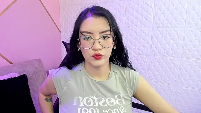 Snapshot of Violetaa_diazz chatting on 1, 12, 2025 Violetaa diazz online show from 1, 12, 2025