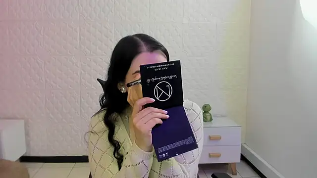 Snapshot of Violetaa_diazz chatting on 29, 4, 2026 Violetaa diazz online show from 29, 4, 2026