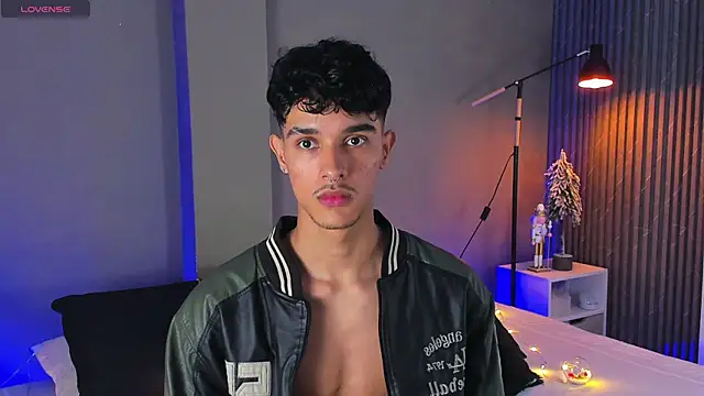 Snapshot of Busterspinter chatting on 13, 12, 2024 Busterspinter online show from 13, 12, 2024