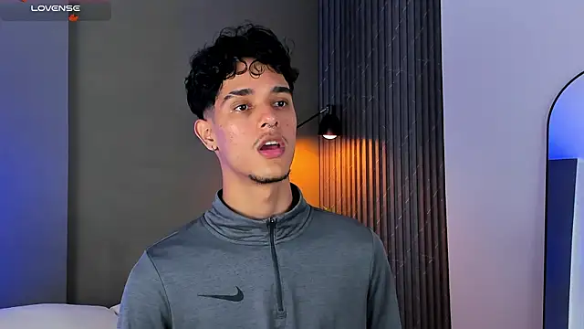 Snapshot of Busterspinter chatting on 4, 1, 2025 Busterspinter online show from 4, 1, 2025