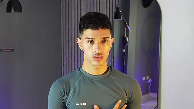 Snapshot of Busterspinter chatting on 24, 9, 2025 Busterspinter online show from 24, 9, 2025