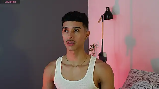 Snapshot of Busterspinter chatting on 18, 10, 2025 Busterspinter online show from 18, 10, 2025