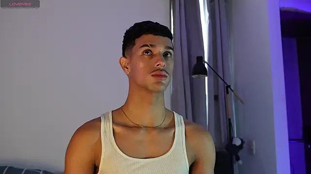 Snapshot of Busterspinter chatting on 25, 11, 2025 Busterspinter online show from 25, 11, 2025