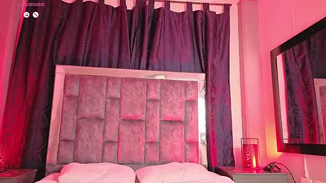 Mia Oxford online show from 19, 11, 2025