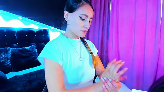 Coral Gibson online show from 11, 2, 2025