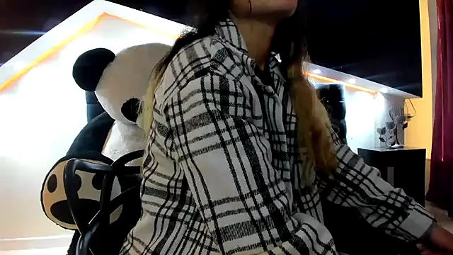 Coral Gibson online show from 14, 2, 2025