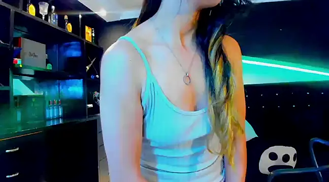 Coral Gibson online show from 4, 3, 2025