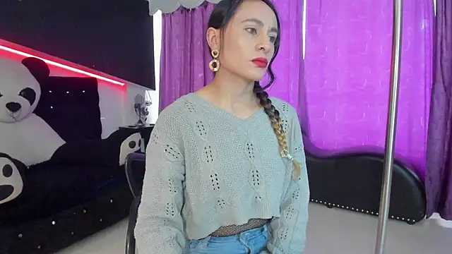 Coral Gibson online show from 17, 9, 2025