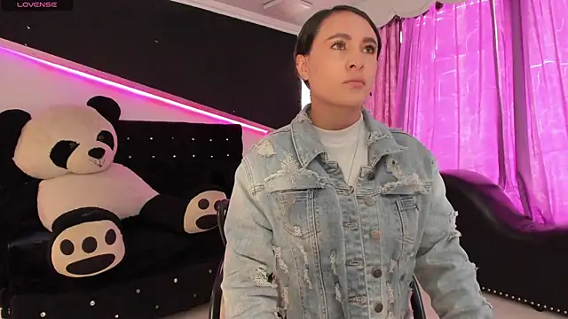 Coral Gibson online show from 14, 1, 2026