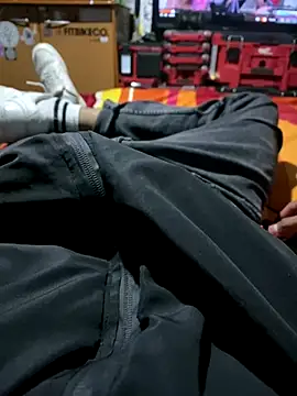 Snapshot of emiur chatting on 4, 12, 2024 emiur online show from 4, 12, 2024