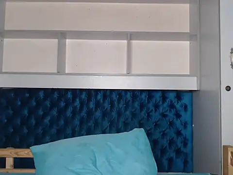 Zeeyonce696 online show from 19, 1, 2025