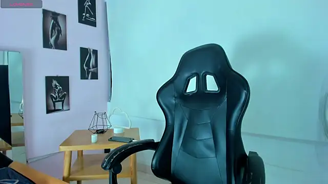 miavalentinaaa online show from 10, 12, 2024