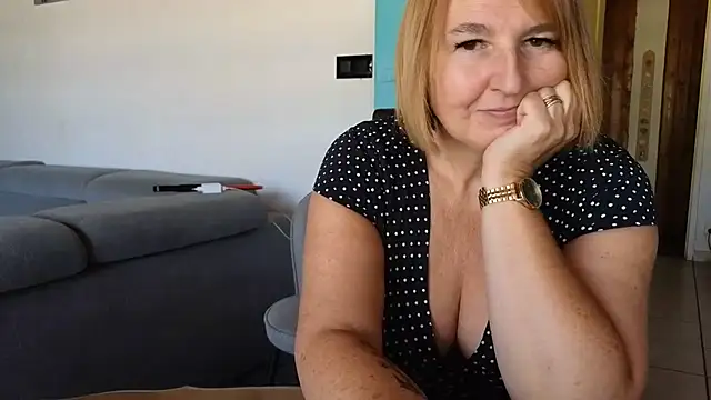 Snapshot of Sandcoq chatting on 14, 7, 2026 Sandcoq online show from 14, 7, 2026