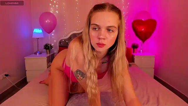 Snapshot of Aria69Stars chatting on 7, 3, 2025 Aria69Stars online show from 7, 3, 2025