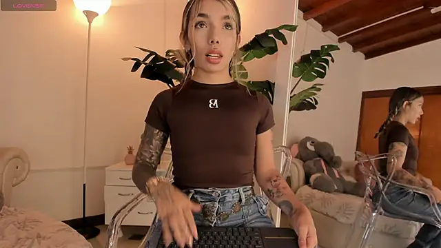 Mollymoon1 online show from 31, 1, 2026