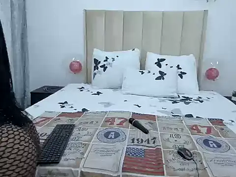 Pearl 00 online show from 13, 2, 2025