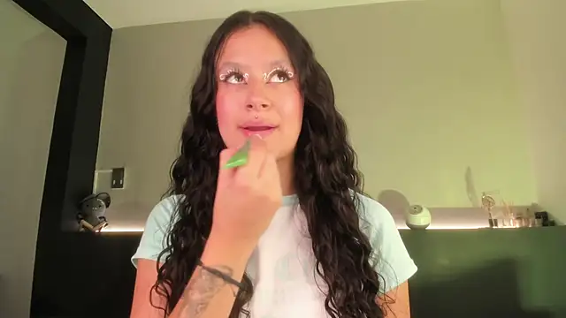 Snapshot of angel_witch chatting on 11, 12, 2024 angel witch online show from 11, 12, 2024