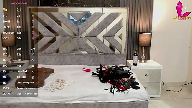 ValentinaThomas online show from 5, 2, 2025