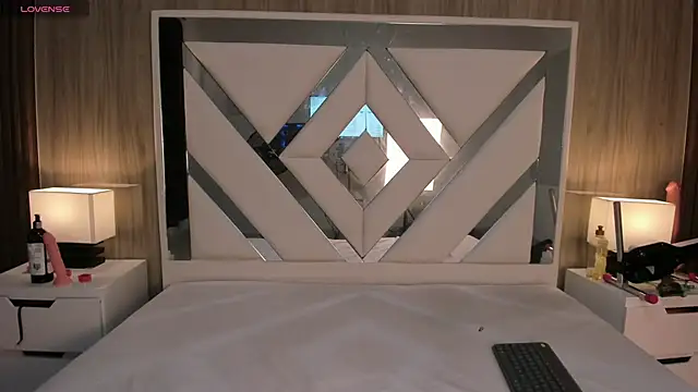 ValentinaThomas online show from 20, 9, 2025