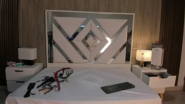 ValentinaThomas online show from 10, 10, 2025