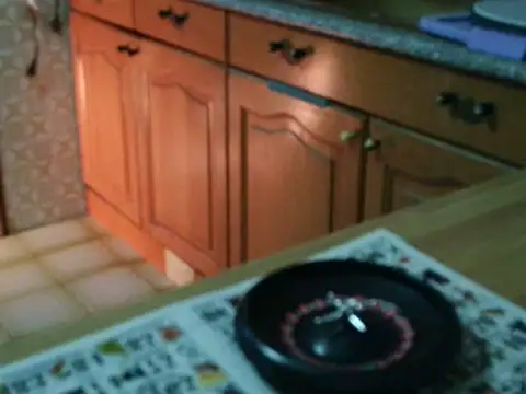 Snapshot of VeneRed chatting on 19, 11, 2025 VeneRed online show from 19, 11, 2025