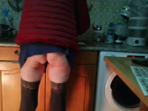 Snapshot of VeneRed chatting on 24, 11, 2025 VeneRed online show from 24, 11, 2025